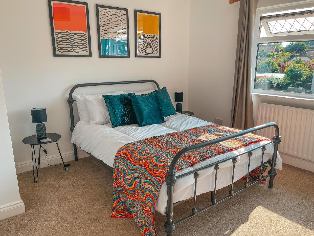 Staybynumbers - Spacious Three Bed House Royal Holiday home *