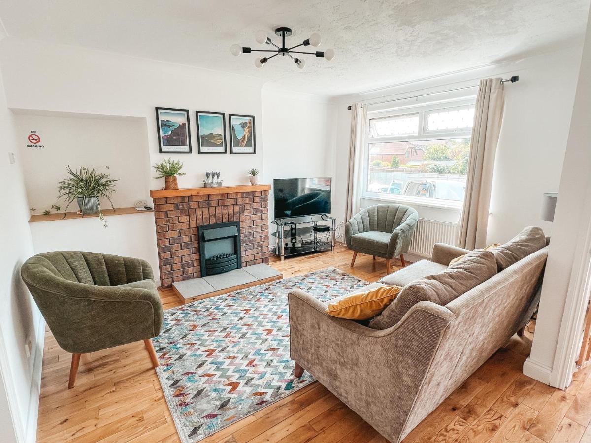 Staybynumbers - Spacious Three Bed House Royal Holiday home *