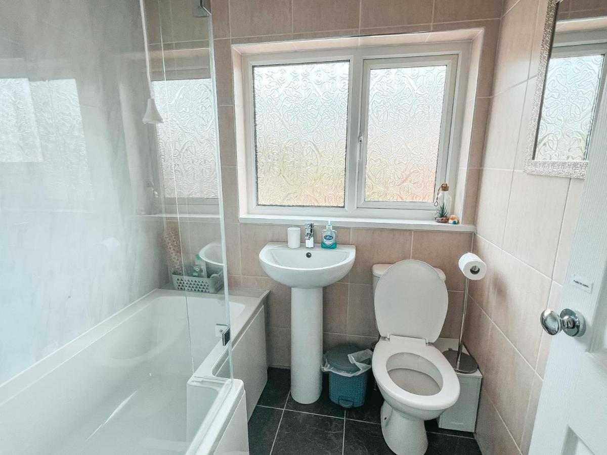 Holiday home Staybynumbers - Spacious Three Bed House Royal