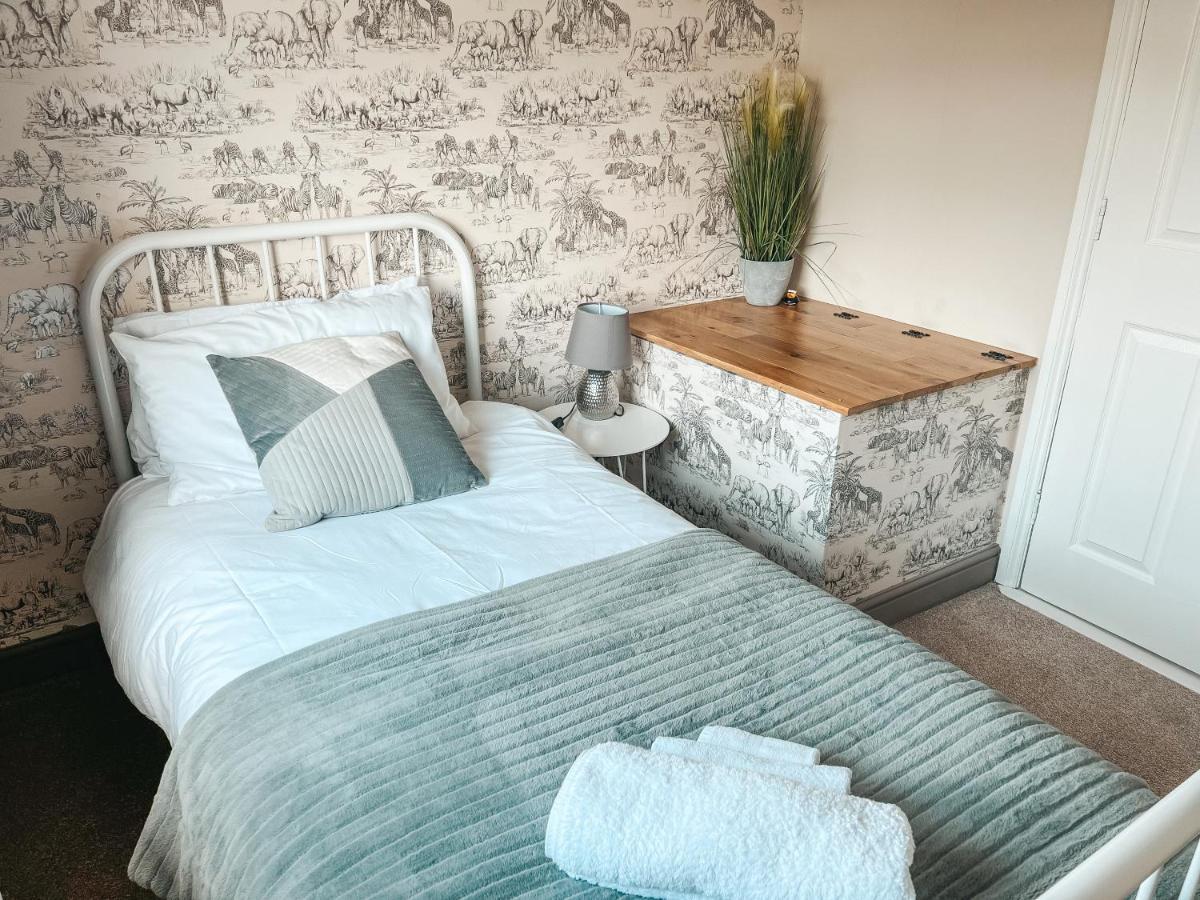 Holiday home Staybynumbers - Spacious Three Bed House Royal *