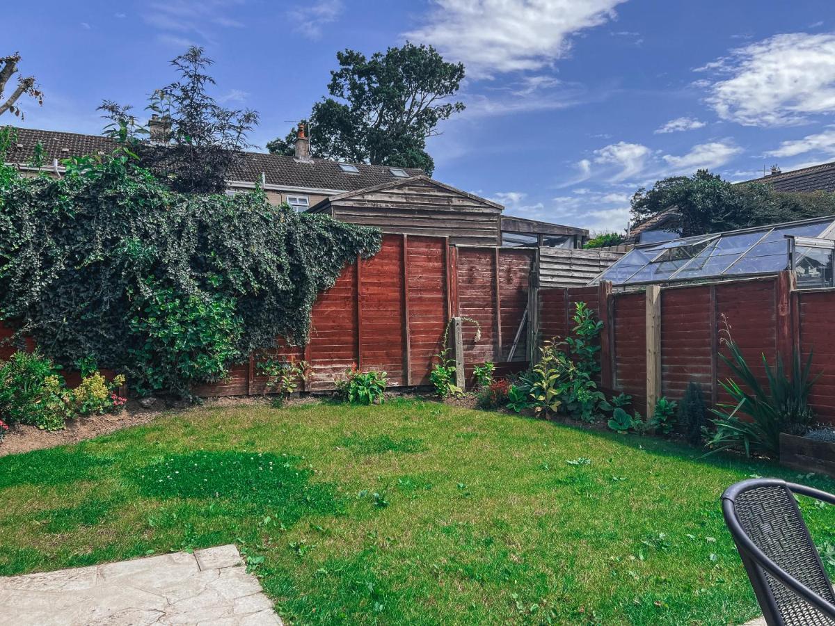 Staybynumbers - Spacious Three Bed House Royal Holiday home Hillsborough