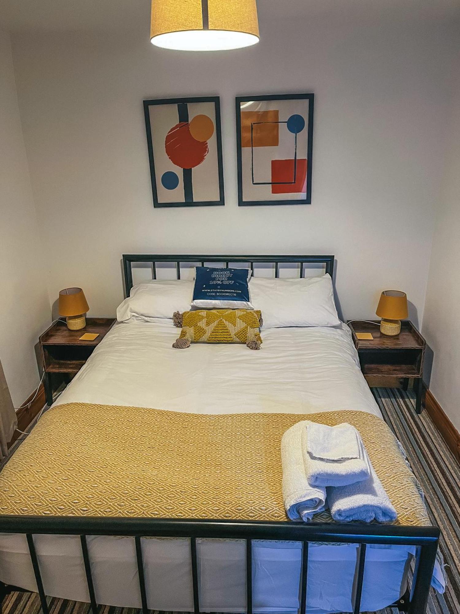 Staybynumbers - Spacious Three Bed House Royal Holiday home